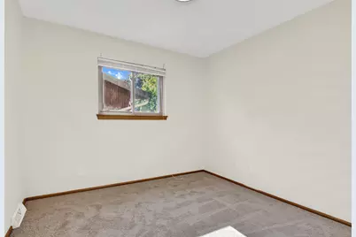 9851 W Beloit Rd, Milwaukee, WI 53227 - Photo 20