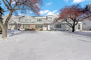 10320 W Whitnall Edge Circle, Franklin, WI 53132 - Photo 4