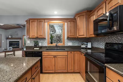 20960  Coventry Dr, Brookfield, WI 53045 - Photo 8