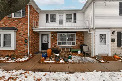 5075 W Colonial Ct, Greenfield, WI 53220 - Photo 12