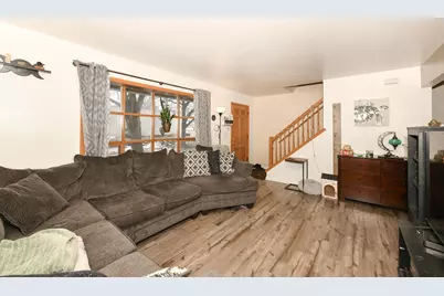 5075 W Colonial Ct, Greenfield, WI 53220 - Photo 14