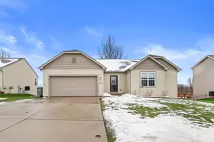 228 W Haven Dr, Watertown, WI 53094 - Photo 2