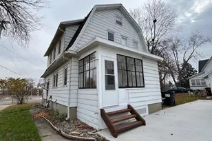 99 Robert St, Fort Atkinson, WI 53538 - Photo 2