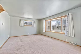 1622 Jackson St, Manitowoc, WI 54220 - Photo 6