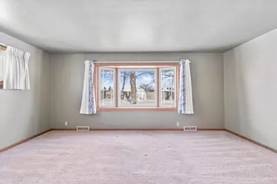 1622  Jackson St, Manitowoc, WI 54220 - Photo 8