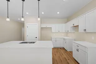 W7674 Castle Mound Rd, Holland, WI 54636 - Photo 10