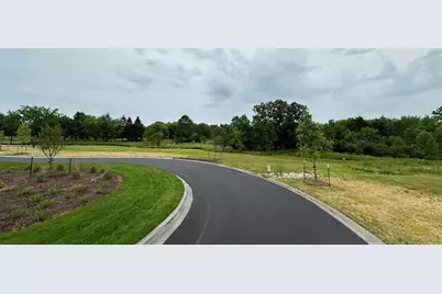 3720 W Club Cir, Mequon, WI 53092 - Photo 6