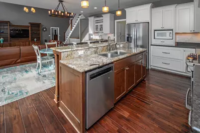 15105  Froedtert Dr, Elm Grove, WI 53122 - Photo 10