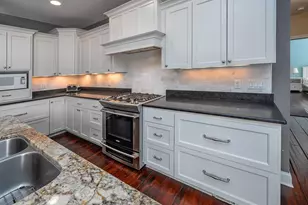 15105 Froedtert Dr, Elm Grove, WI 53122 - Photo 12