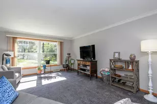 N11W30200 Hickory Hill Dr, Delafield, WI 53188 - Photo 2