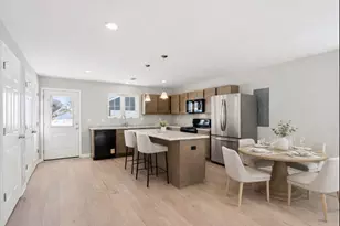 415 Oakland Ave, Waukesha, WI 53186 - Photo 6