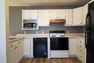 903 Fox Creek Dr, Watertown, WI 53098 - Photo 6