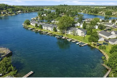 300  Foxwood Dr #109, Racine, WI 53185 - Photo 2