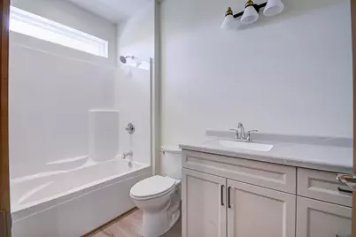 1322  Kettle Dr, Kewaskum, WI 53040 - Photo 8