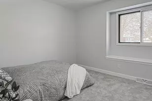 10431 W Sylvia St, Milwaukee, WI 53224 - Photo 12