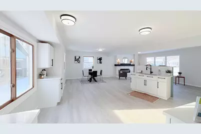 10431 W Sylvia St, Milwaukee, WI 53224 - Photo 8