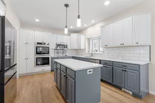 1910 Valley Ct, Grafton, WI 53024 - Photo 8