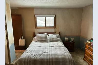 2573 S 76th St, West Allis, WI 53219 - Photo 8