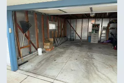 2573 S 76th St, West Allis, WI 53219 - Photo 18