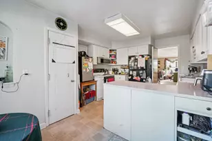 8216 W North Ave, Wauwatosa, WI 53213 - Photo 18