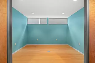 907 E Reservoir Ave, Milwaukee, WI 53212 - Photo 22