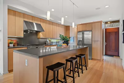 907 E Reservoir Ave, Milwaukee, WI 53212 - Photo 6