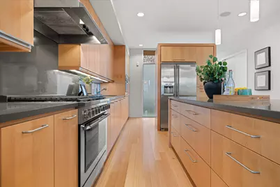 907 E Reservoir Ave, Milwaukee, WI 53212 - Photo 8