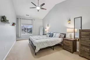 4961 W Maple Leaf Cir, Greenfield, WI 53220 - Photo 16