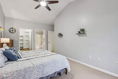 4961 W Maple Leaf Cir, Greenfield, WI 53220 - Photo 18