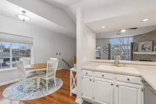 4961 W Maple Leaf Cir, Greenfield, WI 53220 - Photo 12