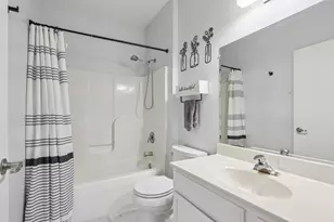 4961 W Maple Leaf Cir, Greenfield, WI 53220 - Photo 20