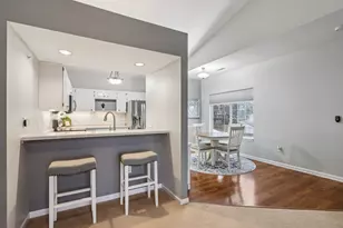 4961 W Maple Leaf Cir, Greenfield, WI 53220 - Photo 8