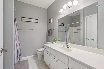 4961 W Maple Leaf Cir, Greenfield, WI 53220 - Photo 24