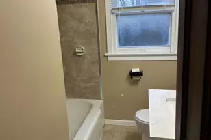 1634 S 10th St, Manitowoc, WI 54220 - Photo 4