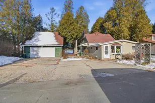 1324 W Green Lake Dr, Farmington, WI 53090 - Photo 18