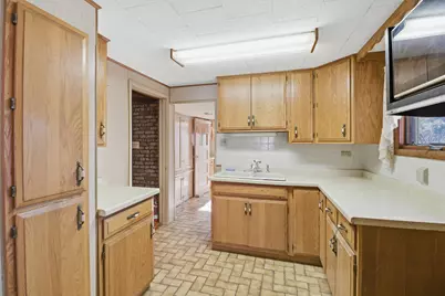 1324 W Green Lake Dr, Farmington, WI 53090 - Photo 8