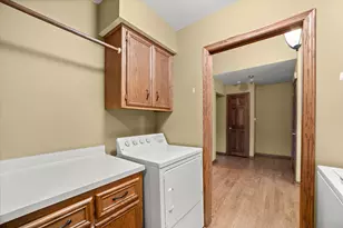 1618 W Eastbrook Ct, Mequon, WI 53092 - Photo 38