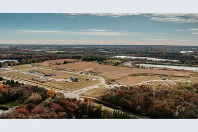 401  Ingleside Ct #Lt44, Dousman, WI 53118 - Photo 2