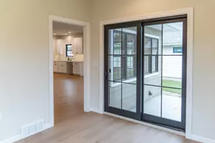 618 Johnson Pl, Onalaska, WI 54650 - Photo 14