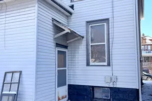 1971 N Bartlett Ave, Milwaukee, WI 53202 - Photo 4