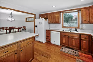 625 Lewis St, Burlington, WI 53105 - Photo 6