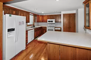 625 Lewis St, Burlington, WI 53105 - Photo 4