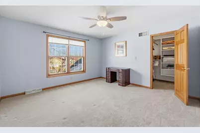 453  Deerwood Ct, Grafton, WI 53024 - Photo 38