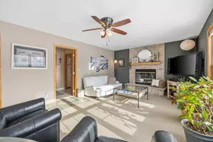 453 Deerwood Ct, Grafton, WI 53024 - Photo 10