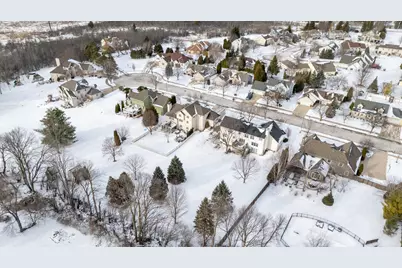 453  Deerwood Ct, Grafton, WI 53024 - Photo 52