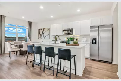 7026  Oakmont Rd, Racine, WI 53403 - Photo 8