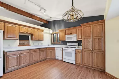 4547 W Maplewood Dr, Greenfield, WI 53220 - Photo 8