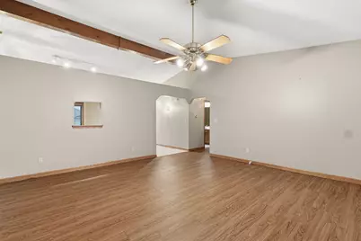 4547 W Maplewood Dr, Greenfield, WI 53220 - Photo 4