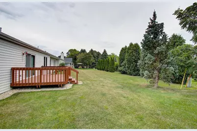 4547 W Maplewood Dr, Greenfield, WI 53220 - Photo 28