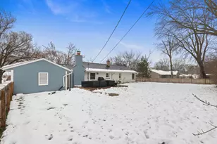 211 Madero Dr, Thiensville, WI 53092 - Photo 24